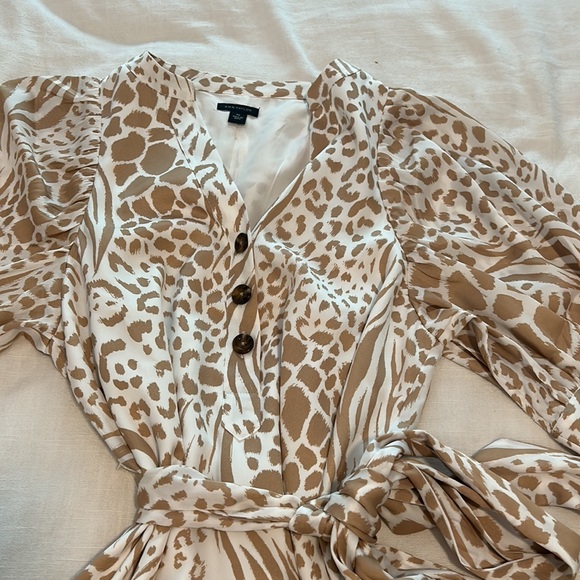 Light beige Ann Taylor animal print dress with tie.  XS - Picture 6 of 8